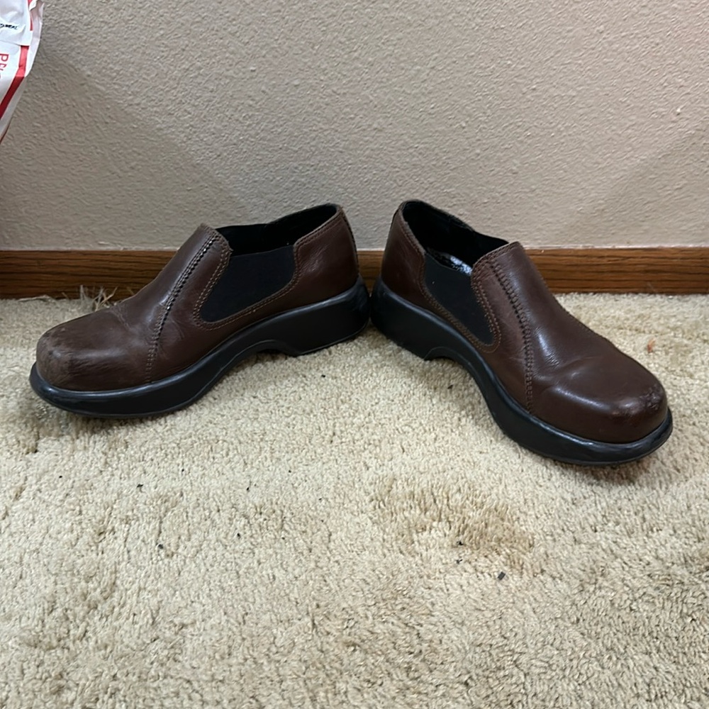 DANSKO Size  (9 be-9.5). 40 EU size.  GREAT shoes